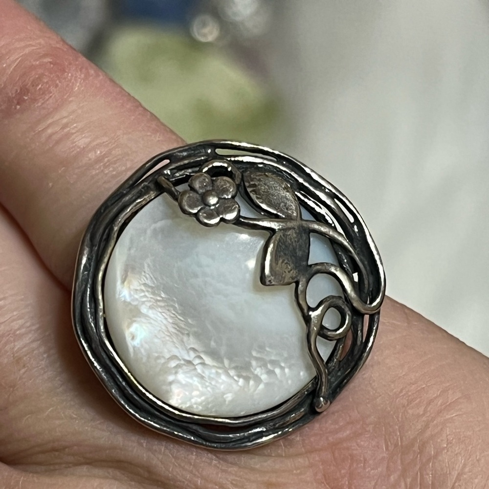Israel Sterling Mother Of Pearl Ring - Picture 8 of 16